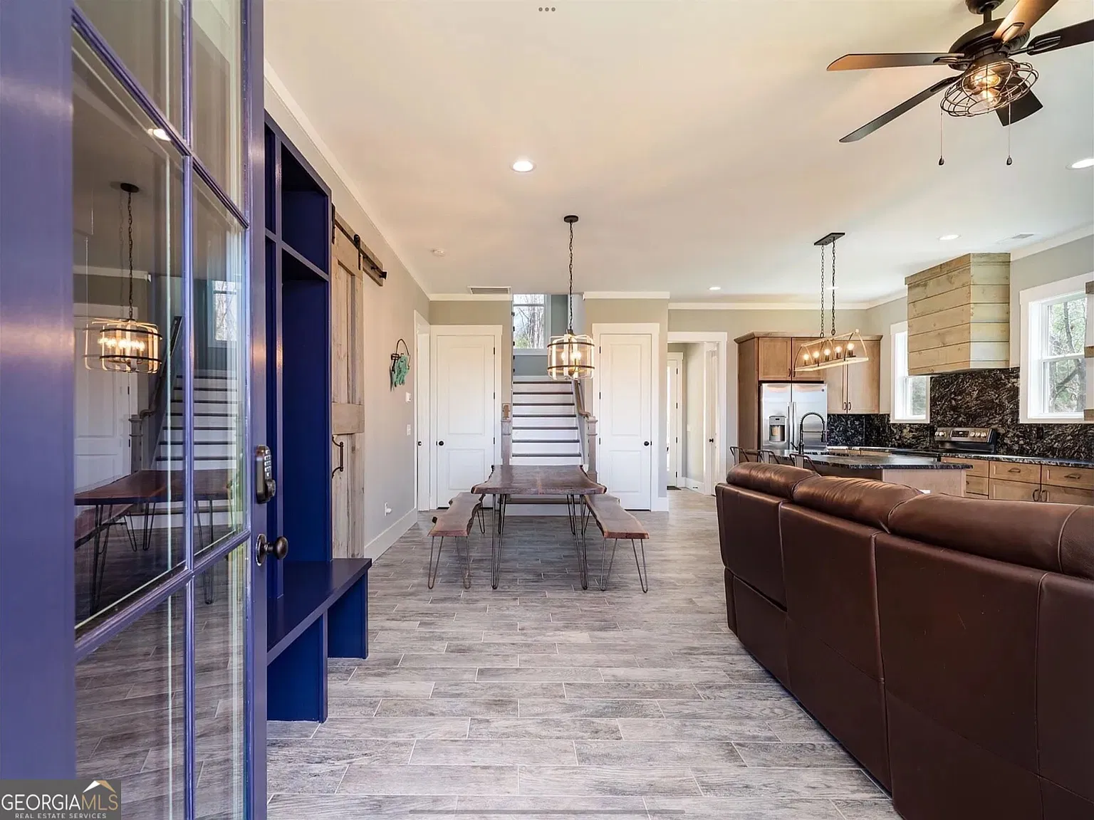 4 bed, 2.5 bath, 2252 sqft, $3,675 — Photo 2