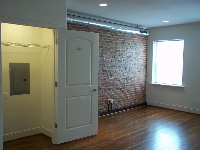 Ardmore Arms Apartments — Photo 7
