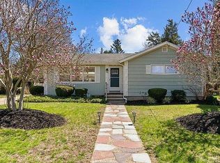 7 Lambert St, Narragansett, RI 02882