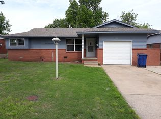 220 Cherokee Ln, El Reno, OK 73036