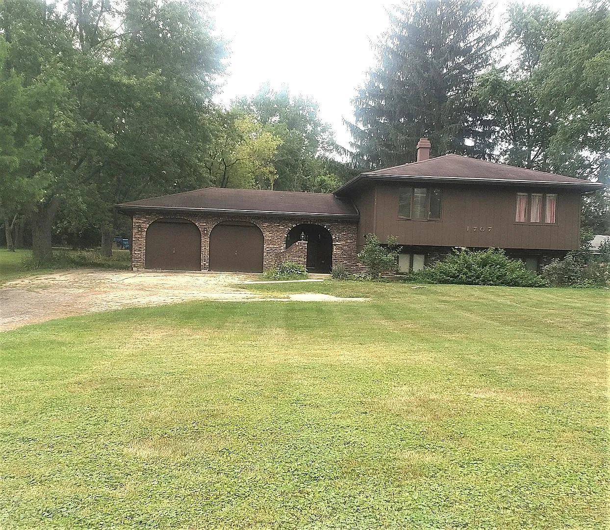 1707 Maple Ave photo 1