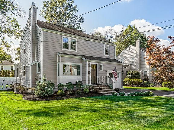 3rd image of 256 Woodland Ave