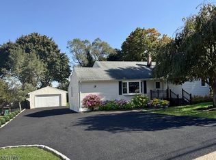 7 Golf Course Rd, Succasunna, NJ 07876