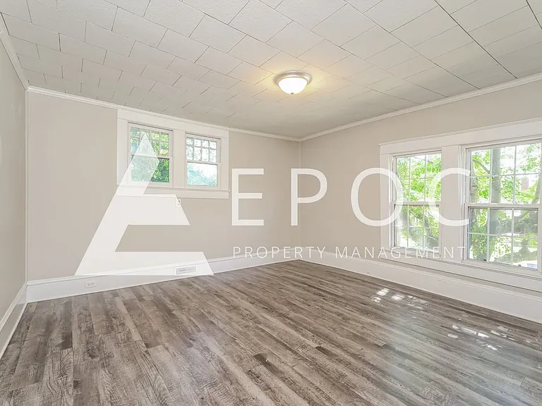 125 E Devonshire St — Photo 8
