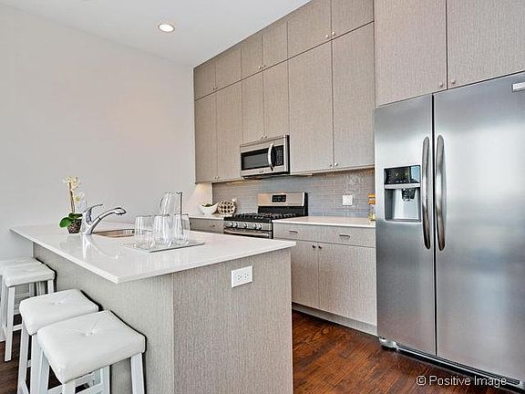 4th image of 6544 W Shakespeare Ave #2