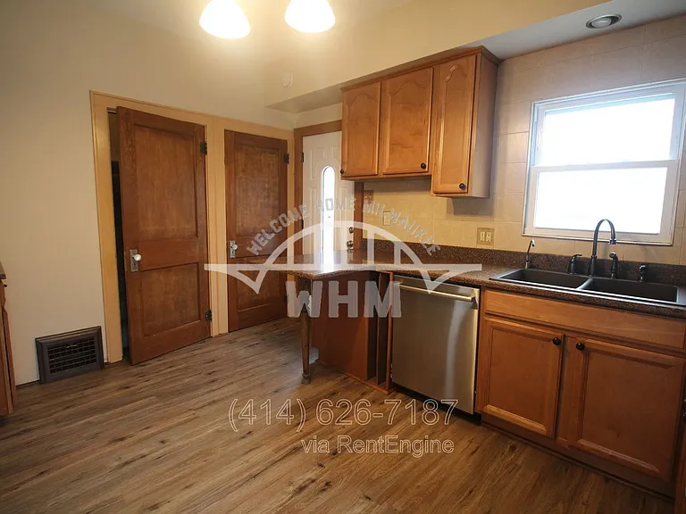 1514 S 87th St — Photo 10