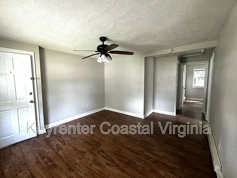 211 Rogers Ave #B — Photo 4