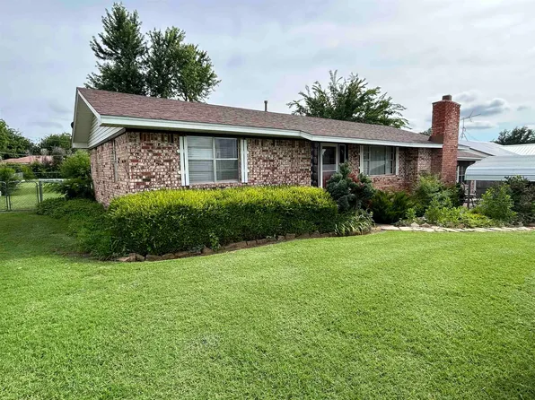 504 E Blakely St, Rush Springs, OK 73082