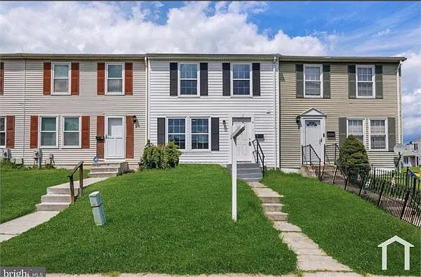 4 bed, $3,000 — Photo 2