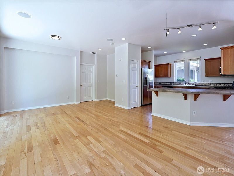 5th image of 11706 239th Avenue NE