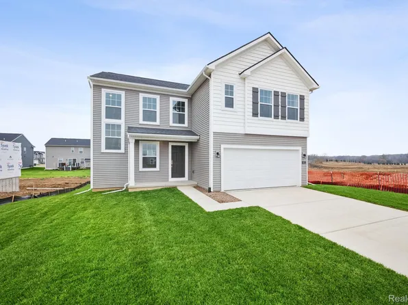 657 Swift Creek Dr, Chelsea, MI 48118