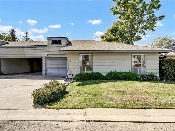 1912 E Vassar Drive, Visalia, CA 93292