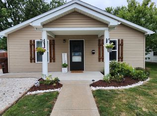 1217 W Main St, Bowling Green, MO 63334