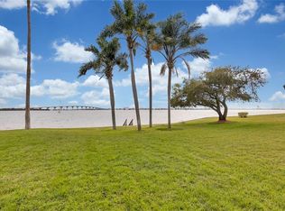 6291 Bahia Del Mar Cir APT 102, Saint Petersburg, FL 33715