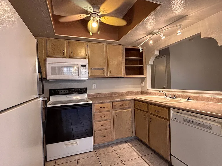 5080 Spencer St #D — Photo 11