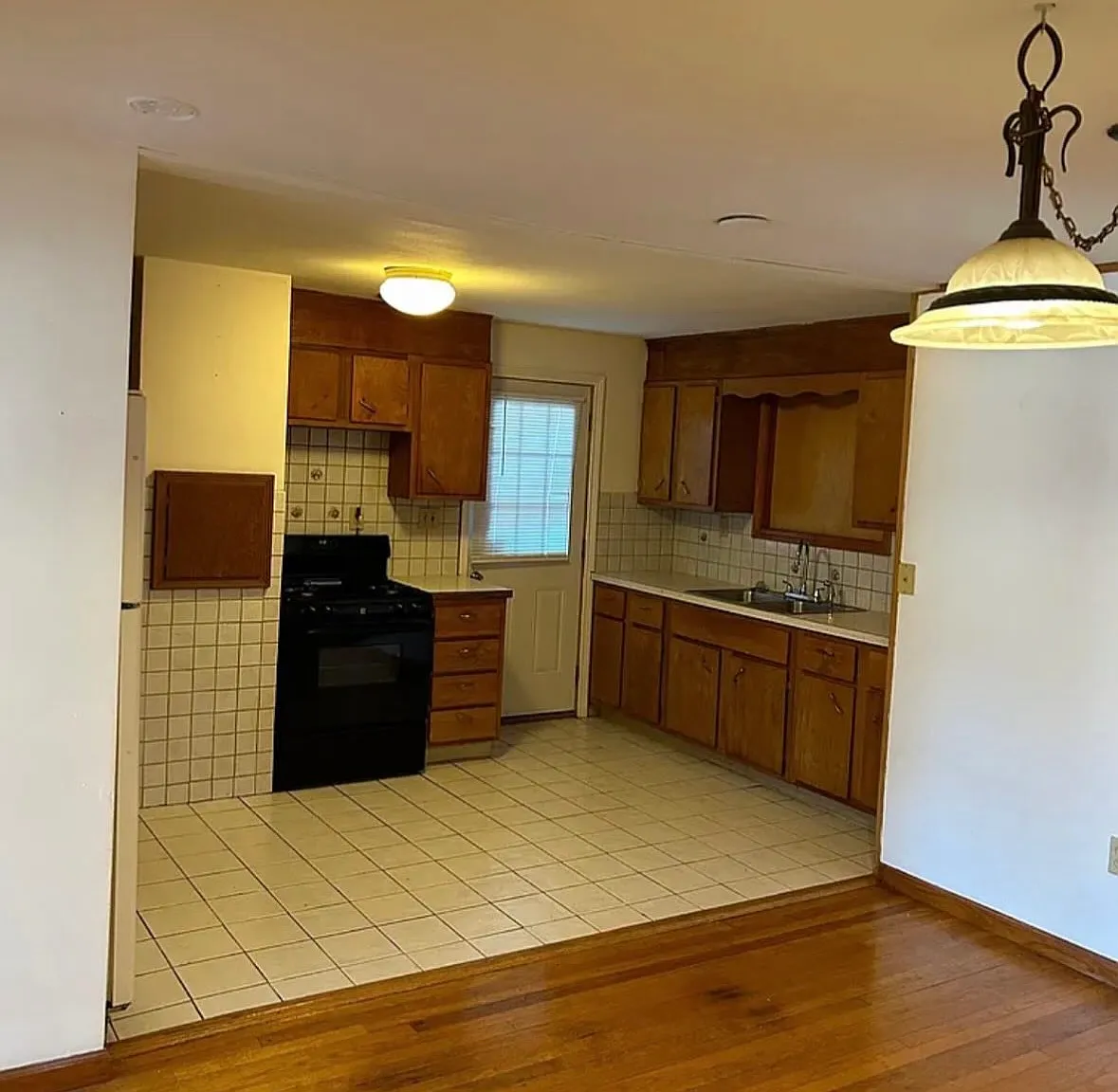 2 bed, 980 sqft, $1,300 — Photo 4
