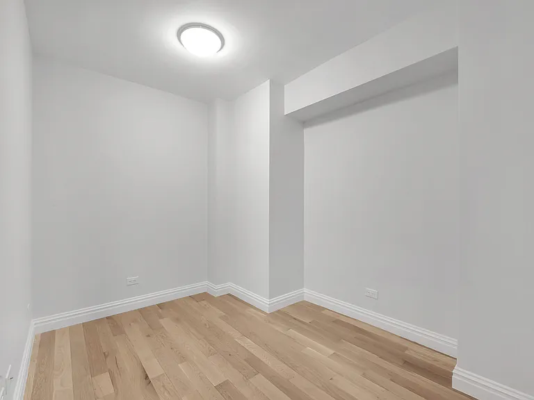 780 Greenwich St #4R — Photo 7