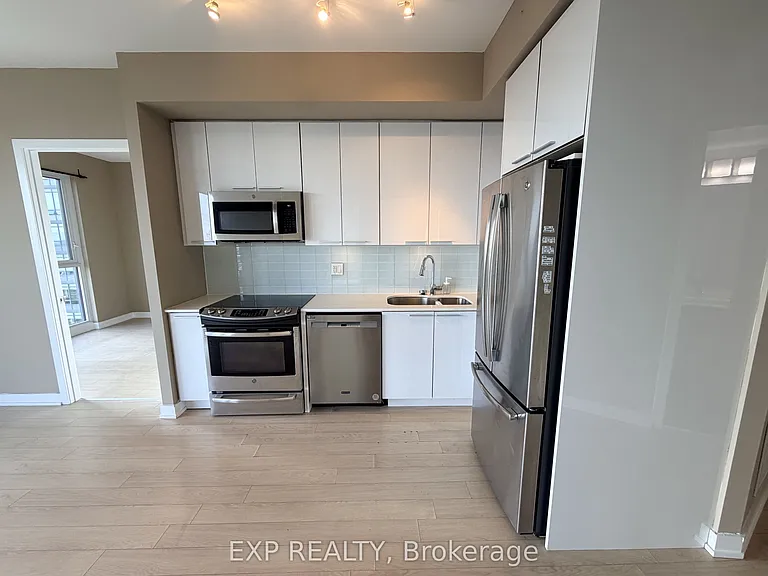 10 Park Lawn Rd #3104 — Photo 5
