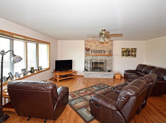 3rd image of 8412 Brandau Ct
