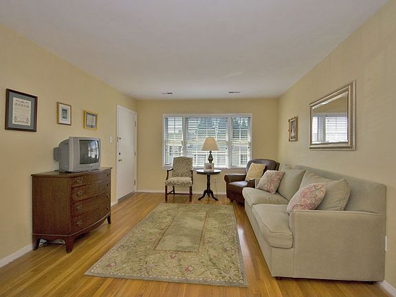 Living Room - view 2