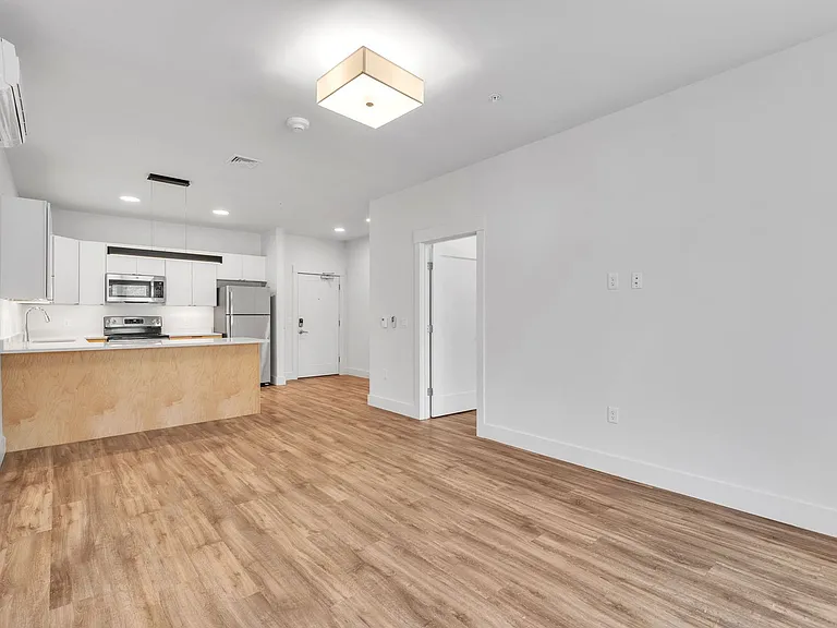 121 Shea Dr — Photo 10
