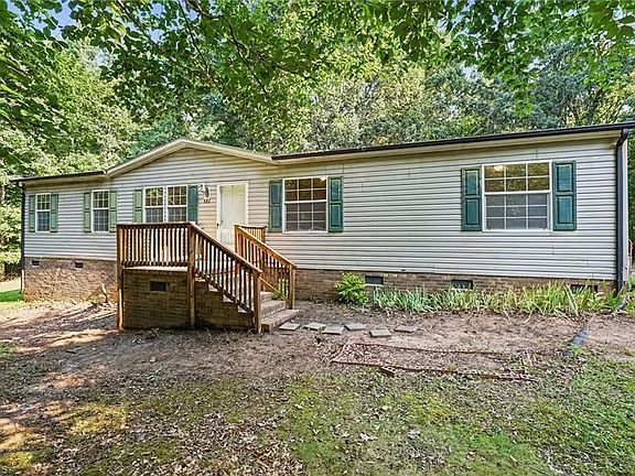 3rd image of 581 Candy Creek Rd