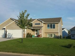 6059 W Broadway Ave, New Hope, MN 55428