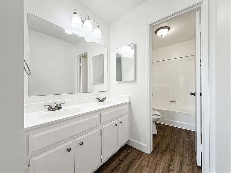 2226 Lewis Ave — Photo 11