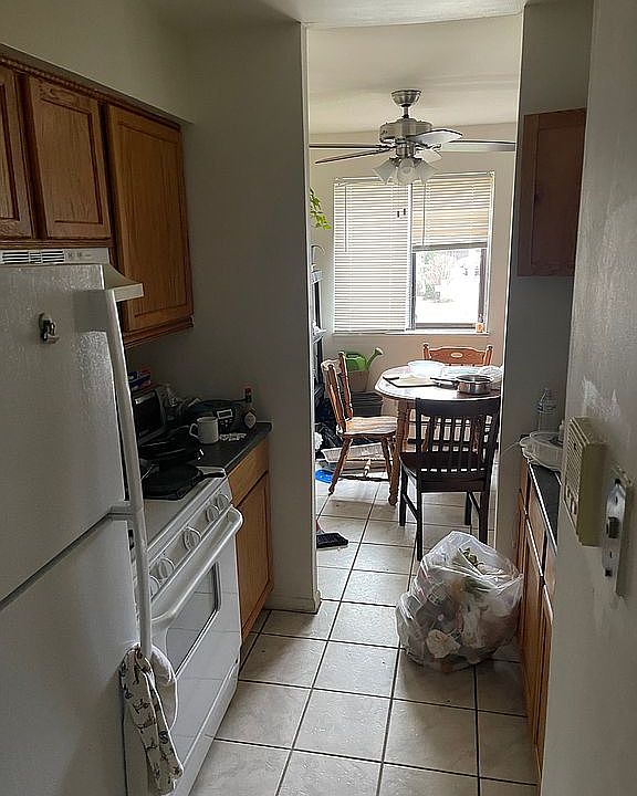 1st image of 1195 N Boxwood Dr #9
