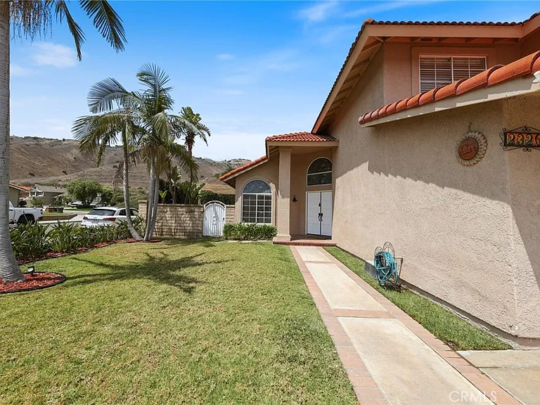 23205 Azela Cir — Photo 49