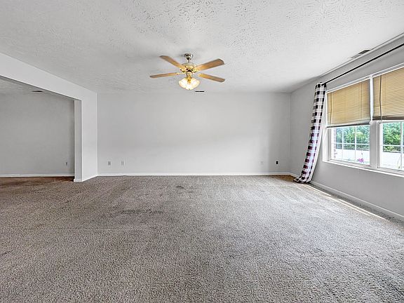 5th image of 140 Eagle Nest Dr