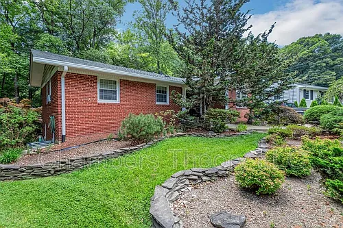 10211 Fox Ln Photo 1