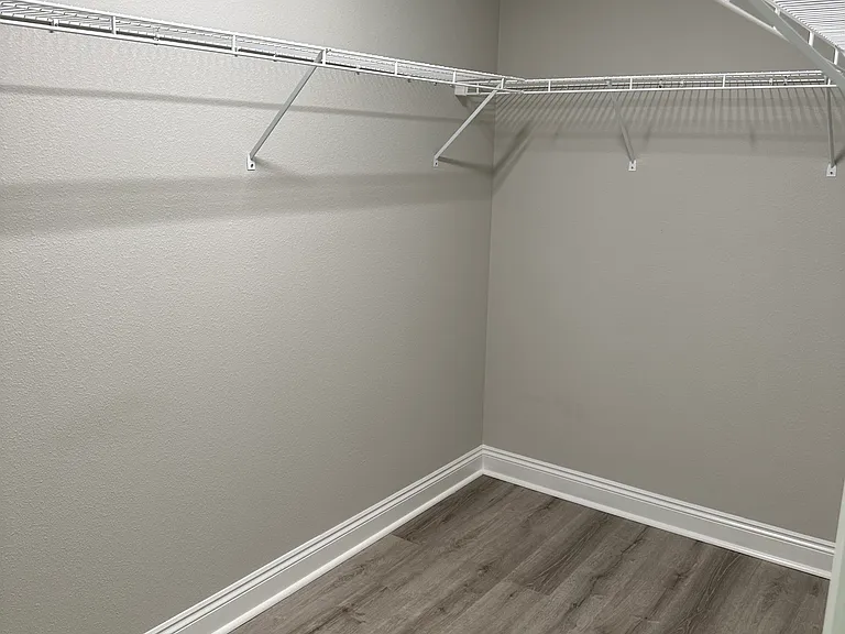 5628 Charter Cir — Photo 7