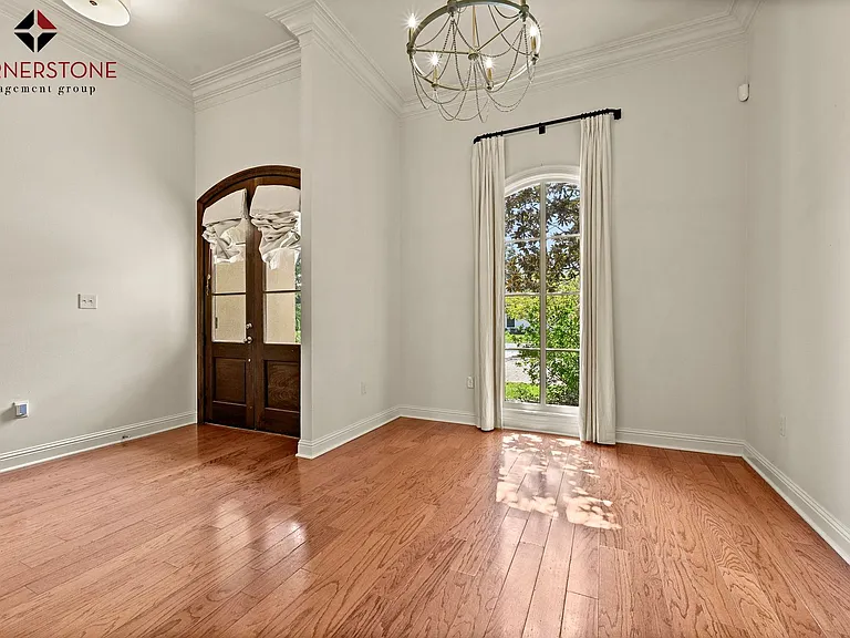 8564 Grand View Dr — Photo 6
