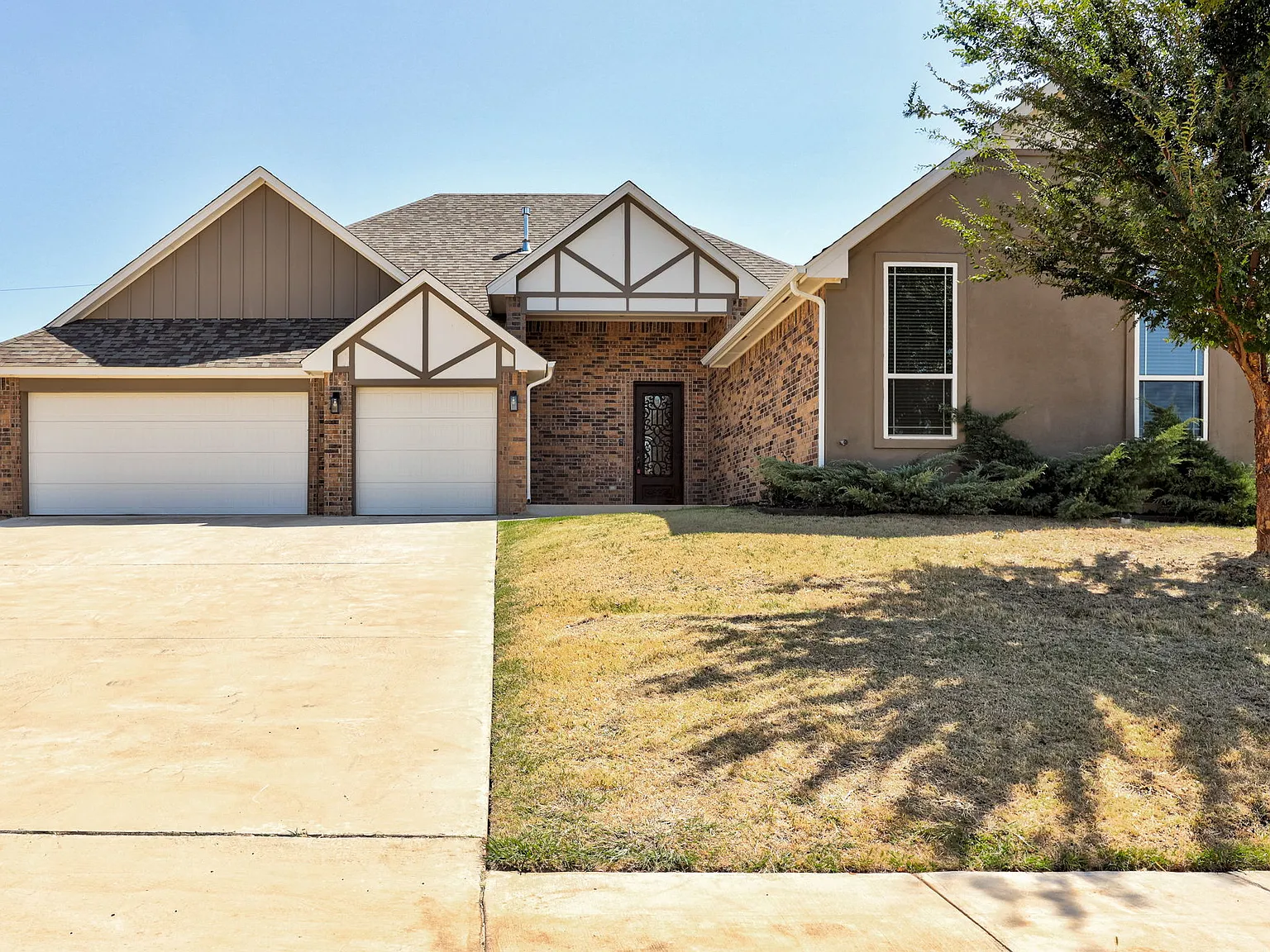 4 bed, 2.5 bath, 2397 sqft, $2,750 — Photo 1
