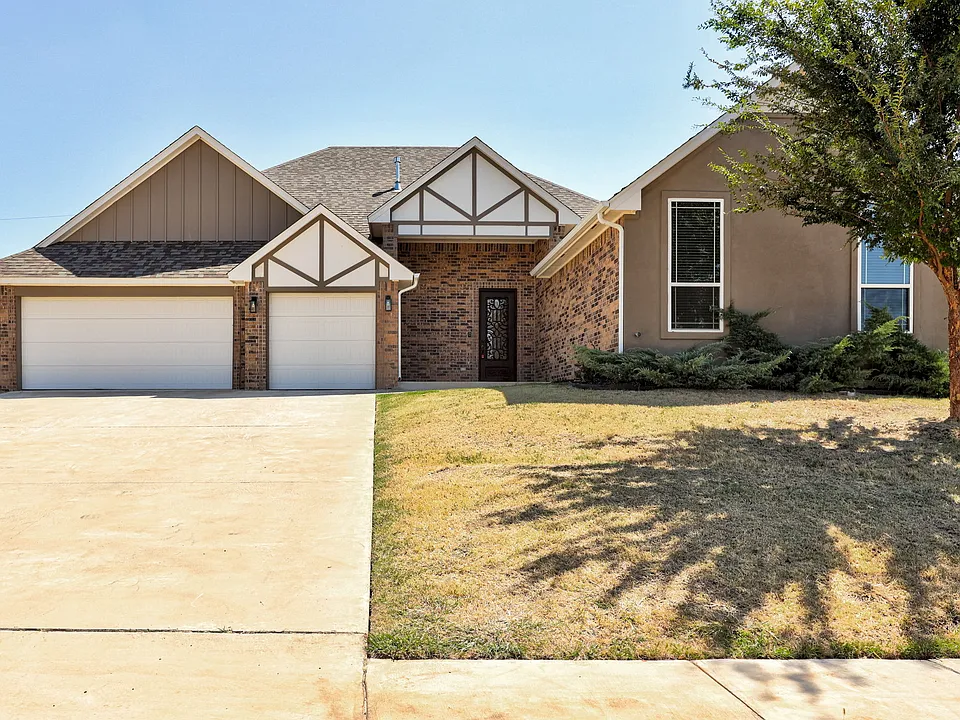951 Siena Springs Dr