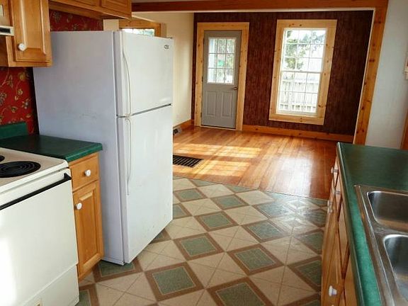 All appliances included.