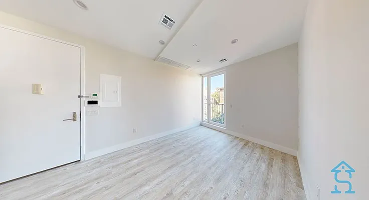 Rented by Skyhigh Realty NYC LLC | media 2