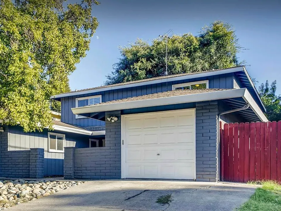 2400 Northrop Ave