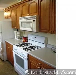 5th image of 705 E 2nd St