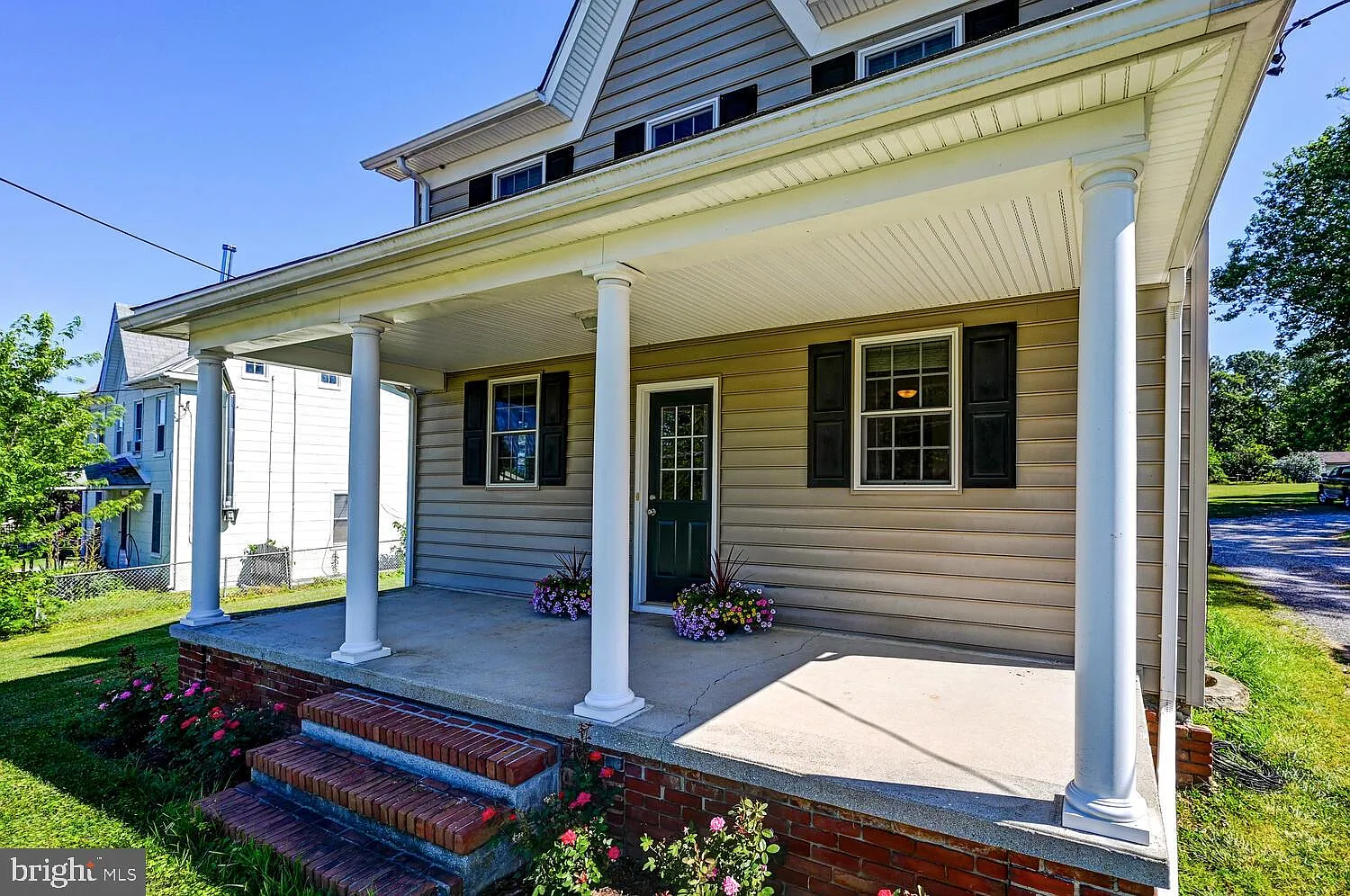 3 bed, 2.5 bath, 1800 sqft, $2,700 — Photo 3