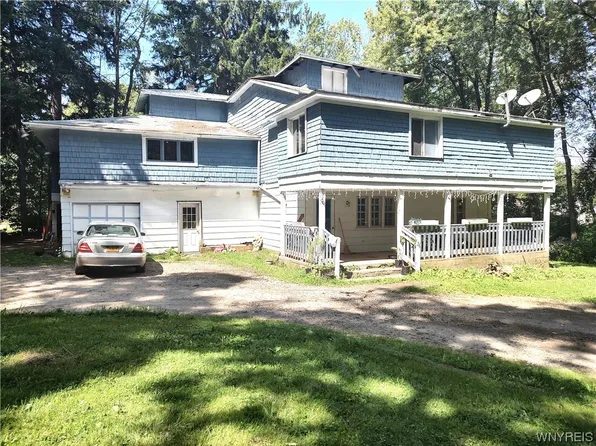 9654 Point Breeze Dr, Angola, NY 14006