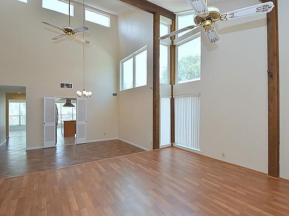 5th image of 16003 Havenhurst Dr