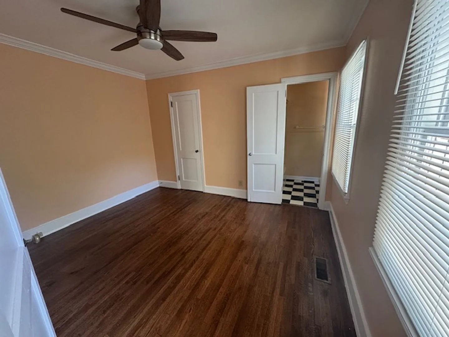 607 Edmondson Ave — Photo 3