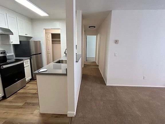 4th image of 389 Vernon St #109