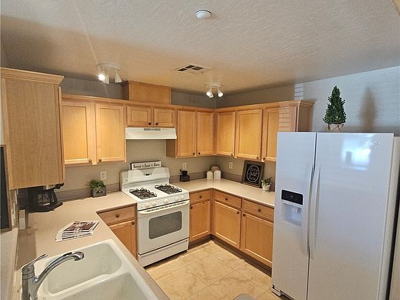 5th image of 4610 Puglia Ln Unit 103