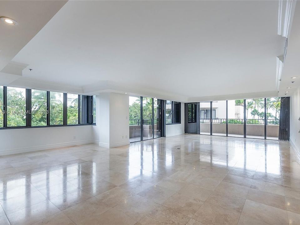 1st image of 251 Crandon Blvd APT 243
