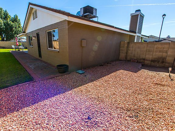 2nd image of 230 E Campo Bello Dr