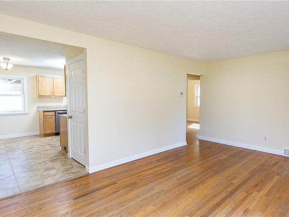 4th image of 2415 11th St