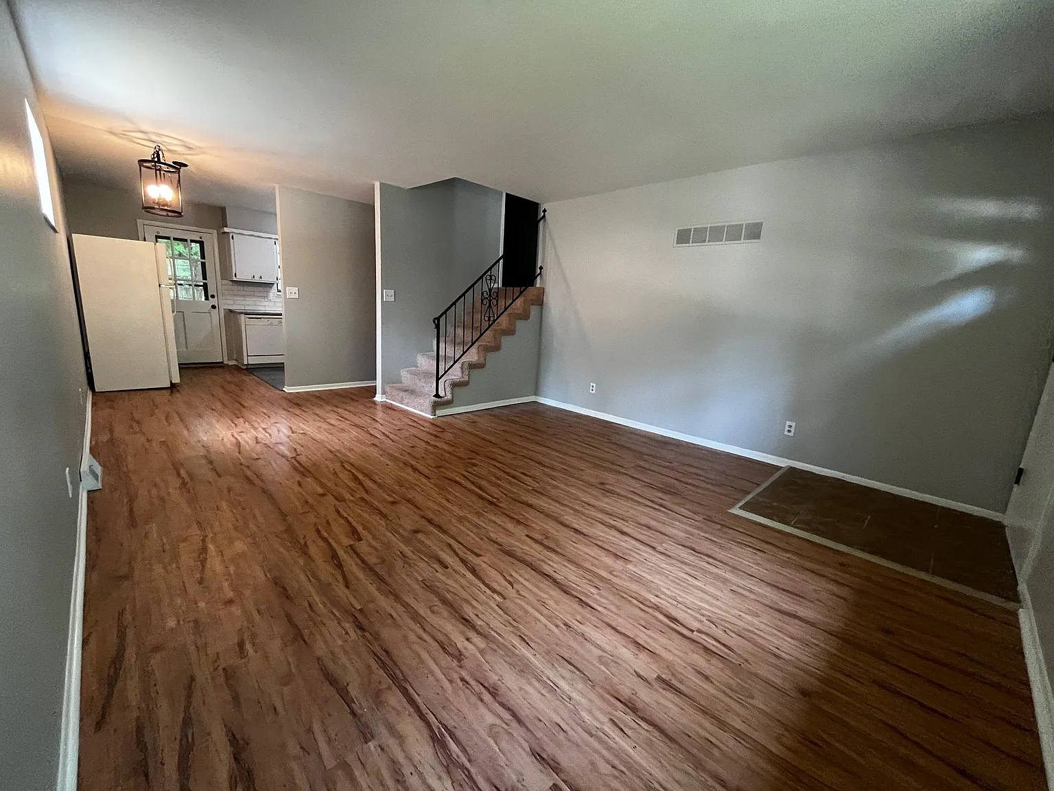 3 bed, 1200 sqft, $1,750 — Photo 3